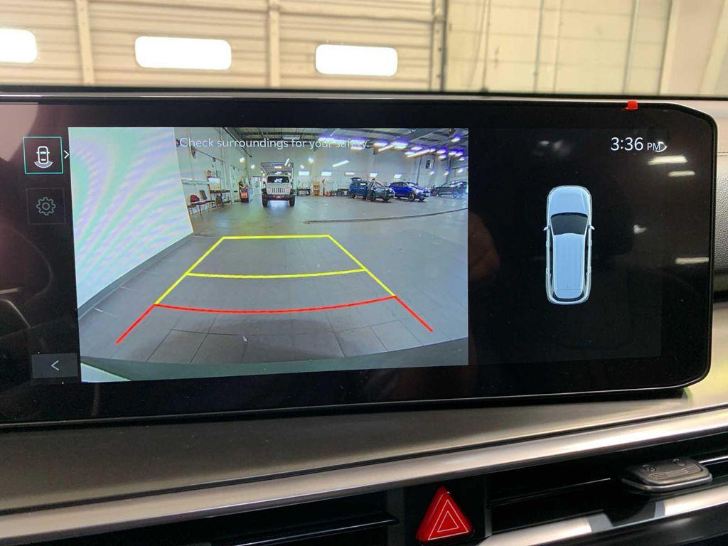 new 2025 Kia Sorento Hybrid car, priced at $42,499