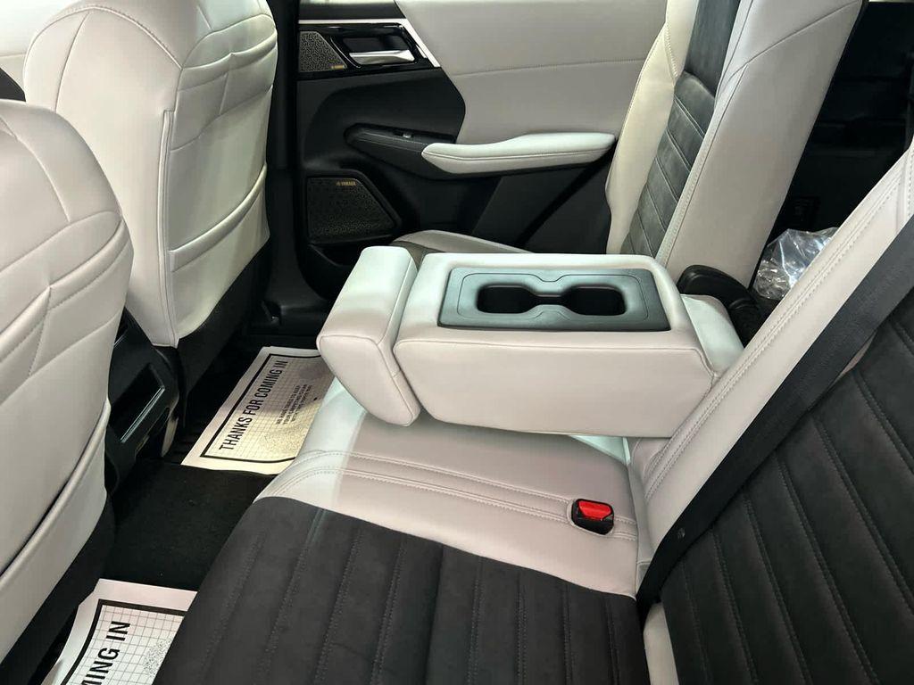 new 2026 Mitsubishi Outlander car, priced at $43,567