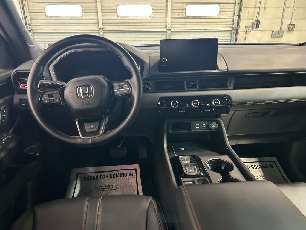 used 2025 Honda Pilot car, priced at $49,486