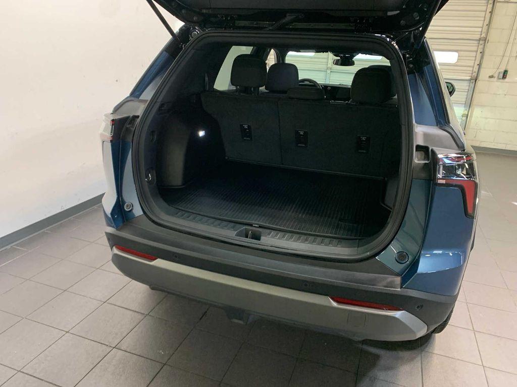 used 2025 Chevrolet Equinox car, priced at $29,989