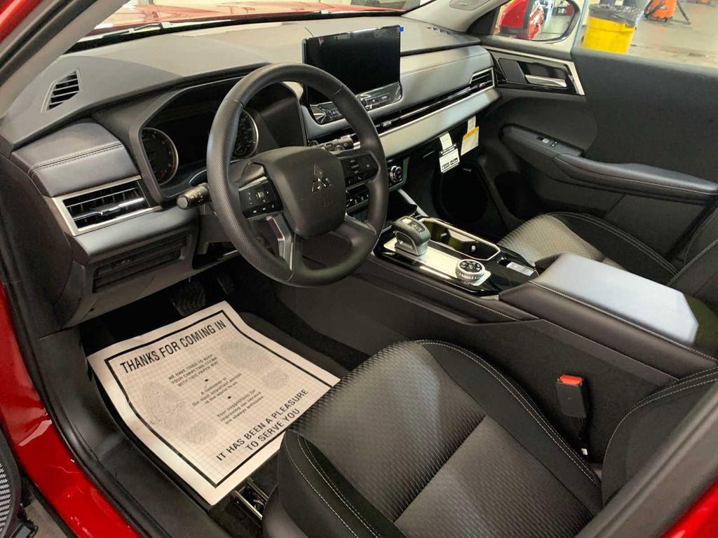 new 2025 Mitsubishi Outlander car, priced at $35,315