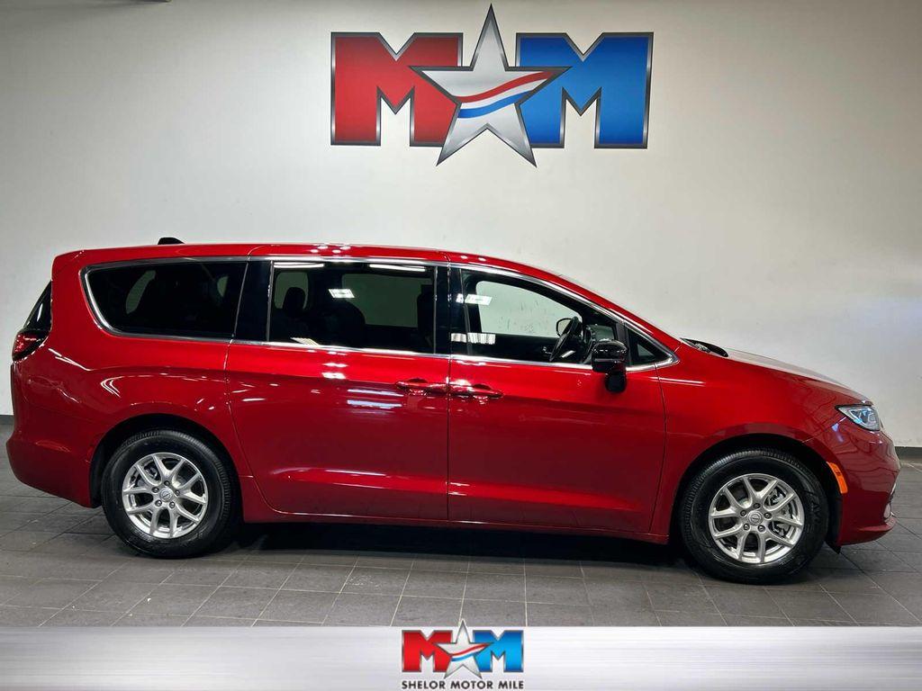 used 2025 Chrysler Pacifica car, priced at $38,486