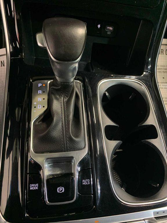 used 2024 Kia Carnival car, priced at $39,689