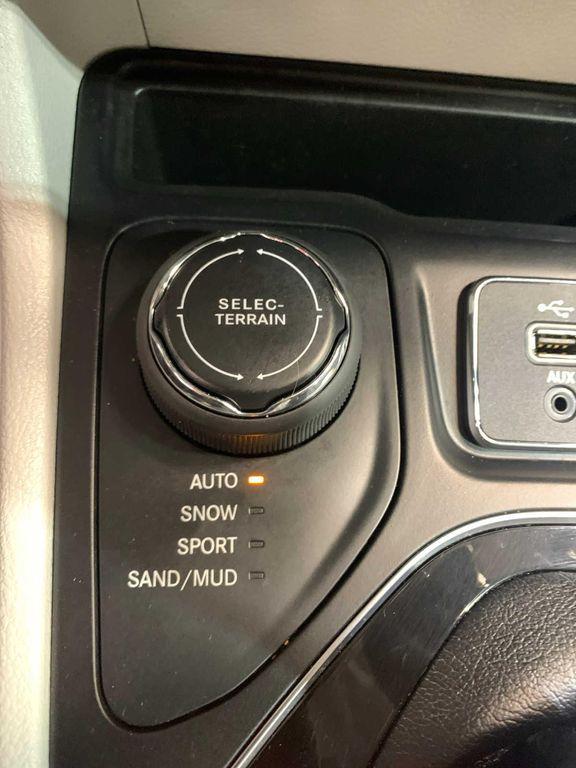 used 2019 Jeep Cherokee car, priced at $21,489