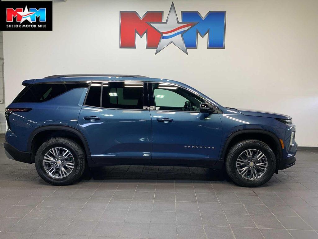 new 2026 Chevrolet Traverse car, priced at $46,445