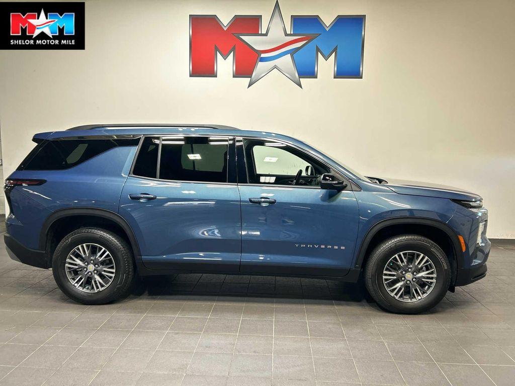 new 2026 Chevrolet Traverse car, priced at $45,298