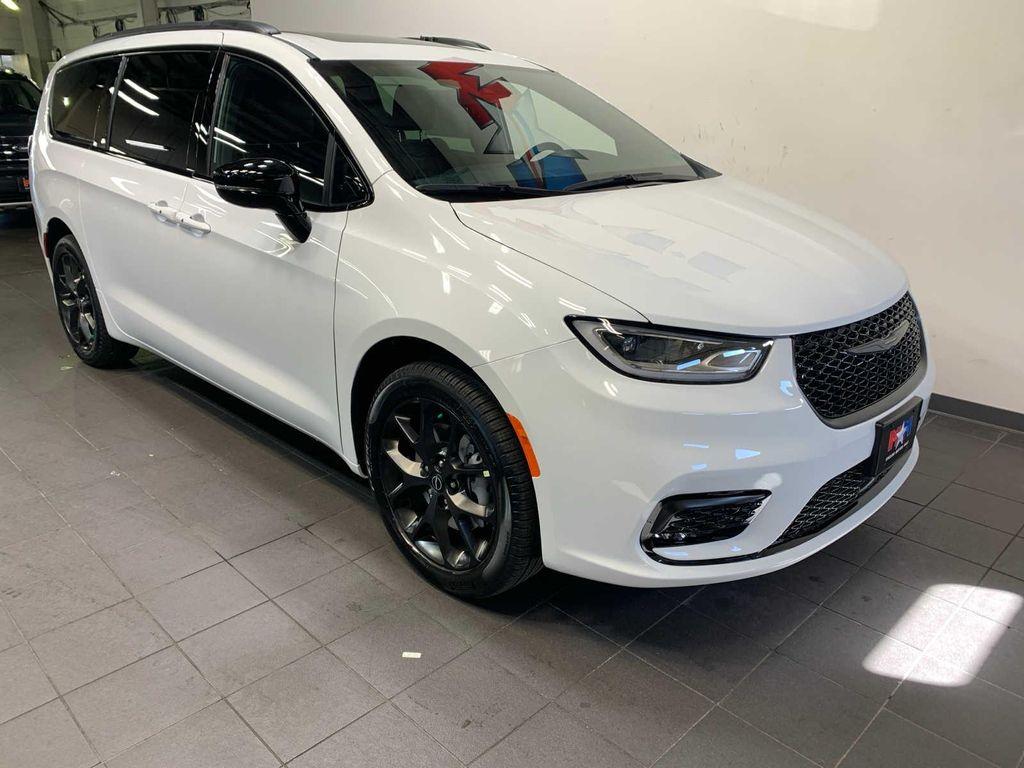 new 2026 Chrysler Pacifica car, priced at $52,495