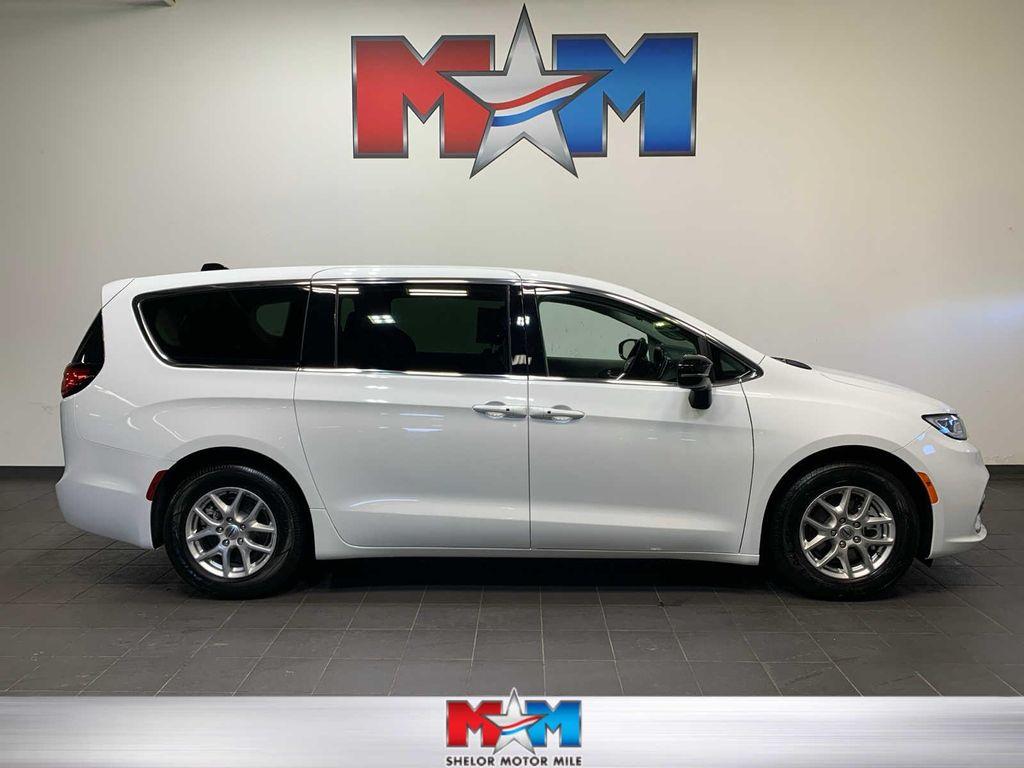 used 2024 Chrysler Pacifica car, priced at $35,989