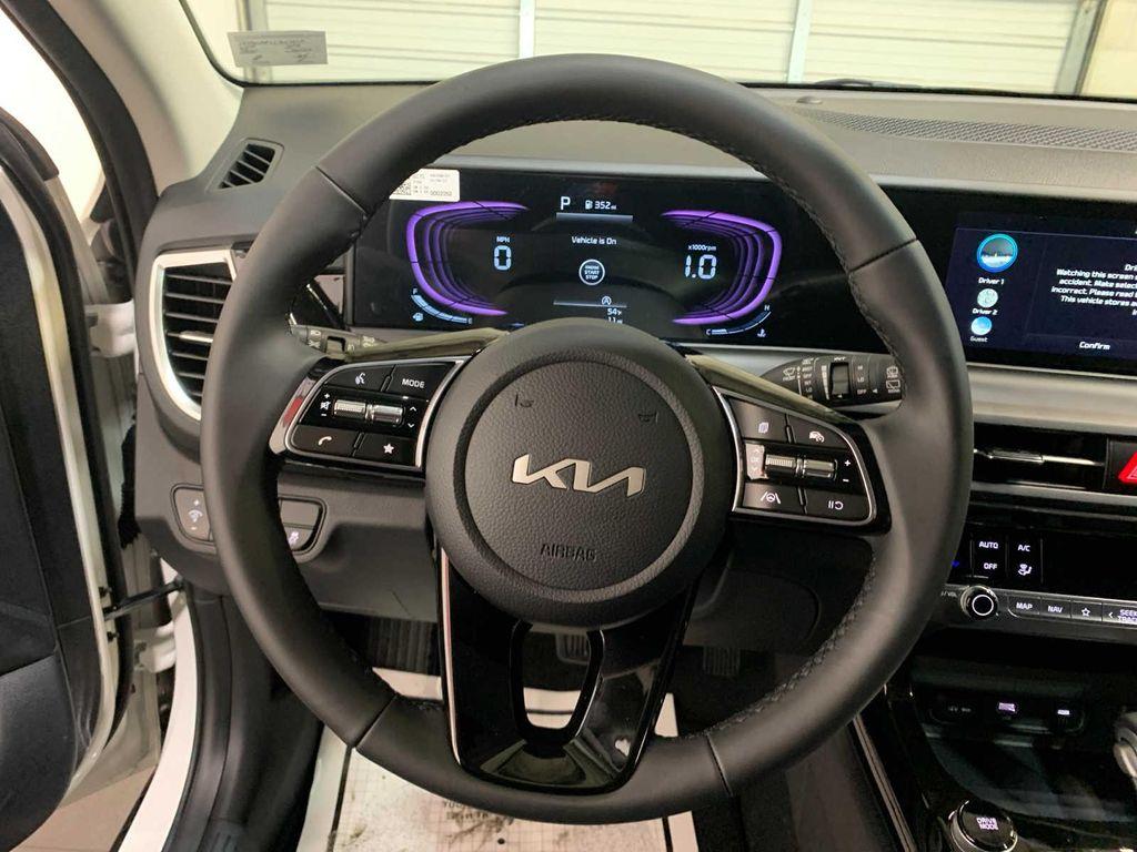 new 2026 Kia Seltos car, priced at $28,178
