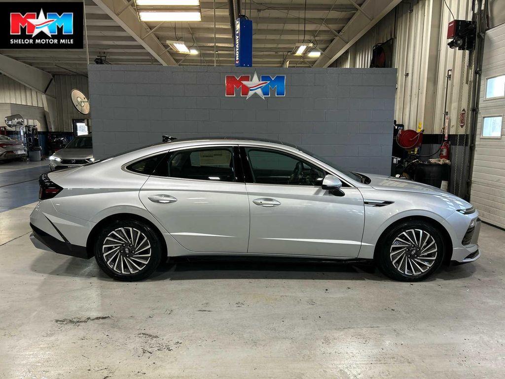 new 2026 Hyundai Sonata Hybrid car, priced at $33,287