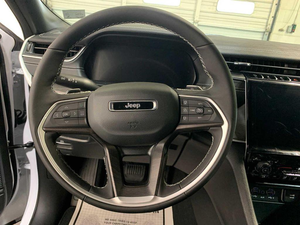 new 2025 Jeep Grand Cherokee car, priced at $50,635