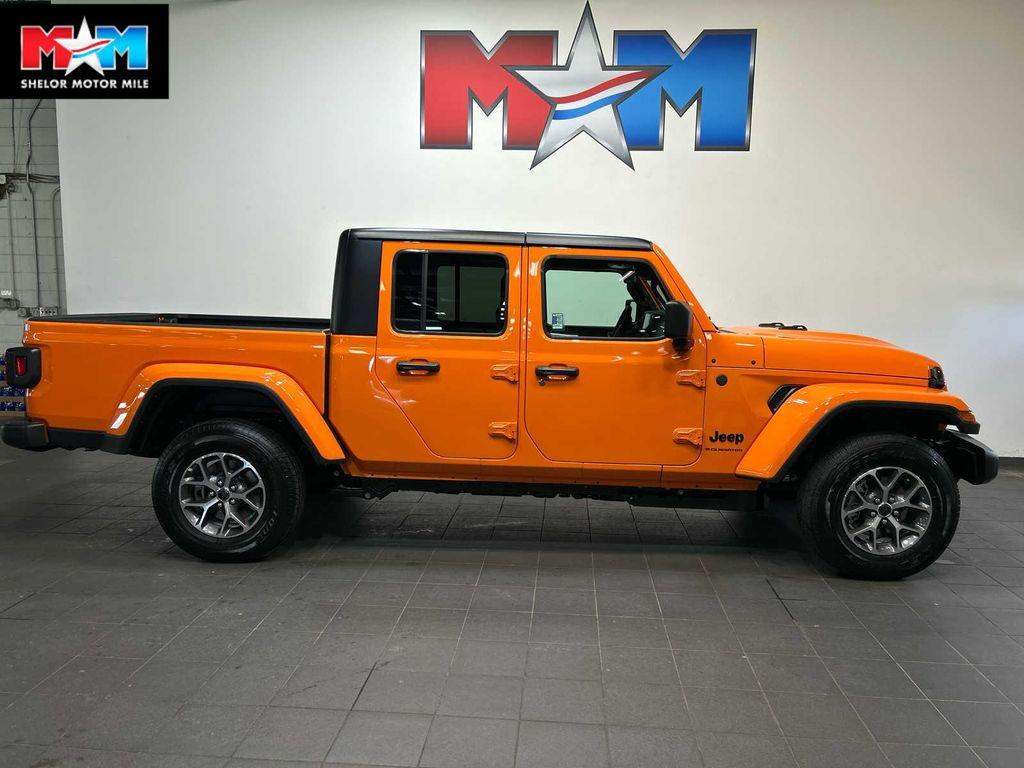 new 2026 Jeep Gladiator car, priced at $50,502