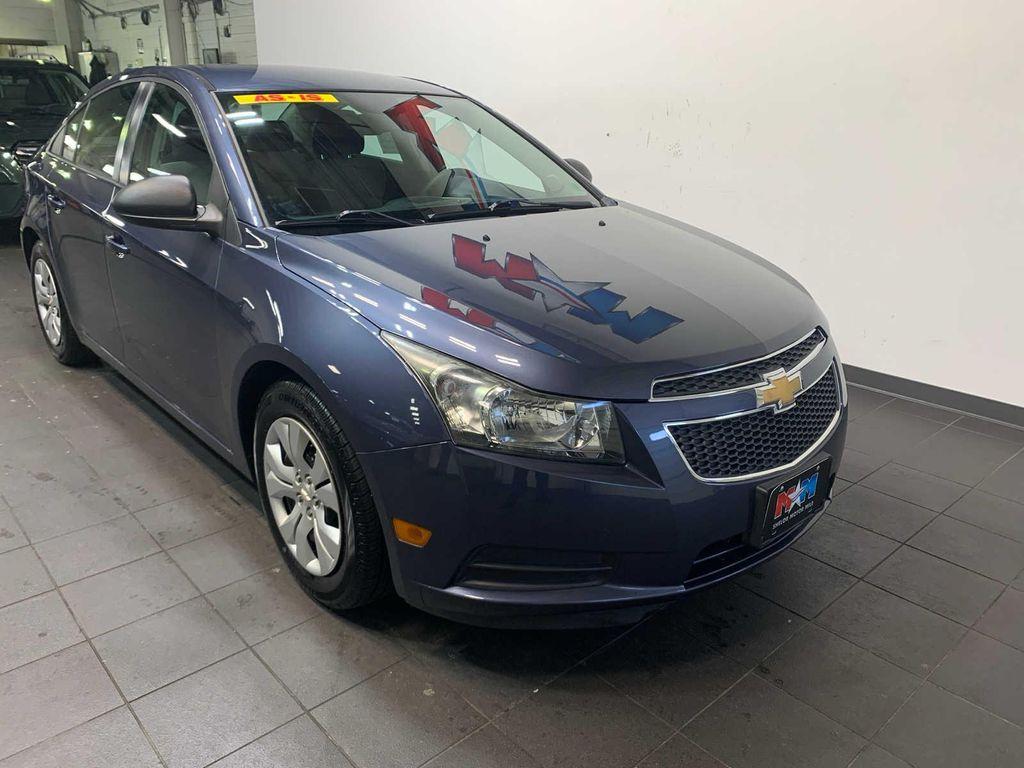 used 2014 Chevrolet Cruze car, priced at $11,989