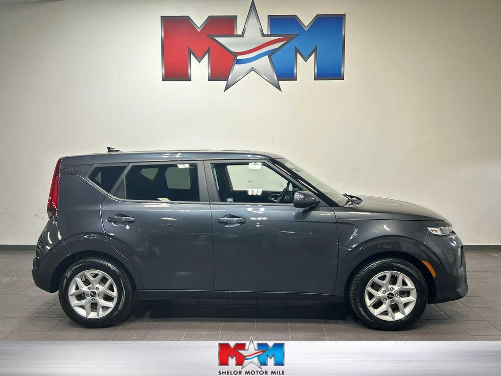 used 2022 Kia Soul car, priced at $17,489
