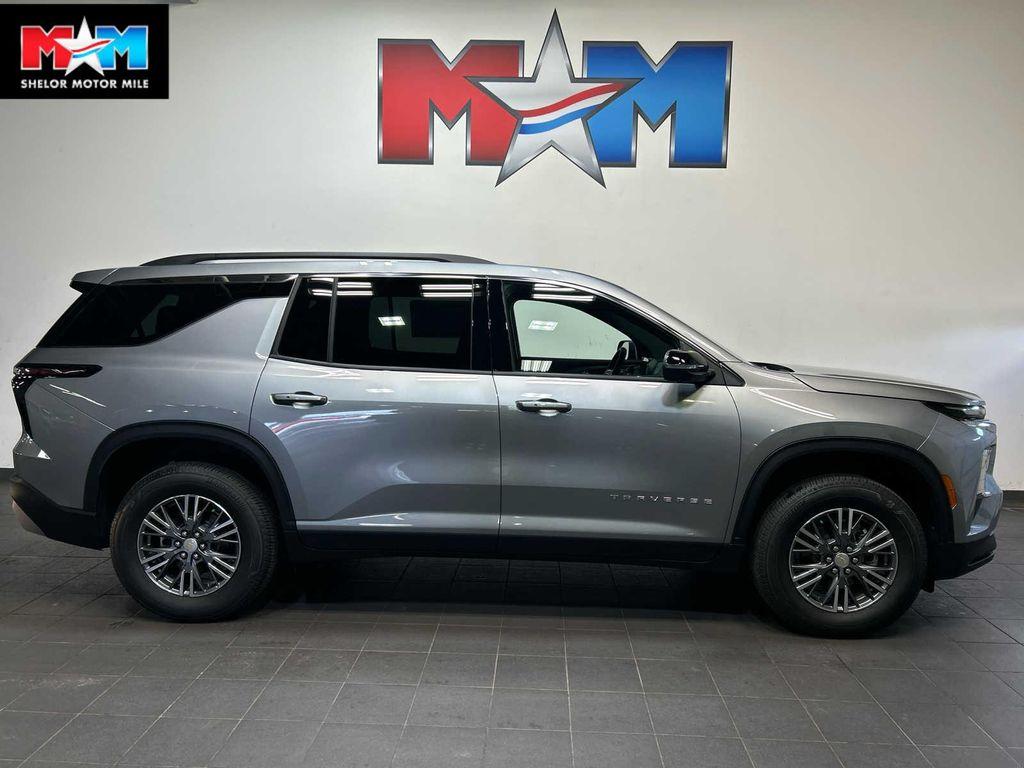 new 2026 Chevrolet Traverse car, priced at $45,298