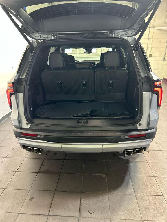 new 2026 Chevrolet Traverse car, priced at $45,298