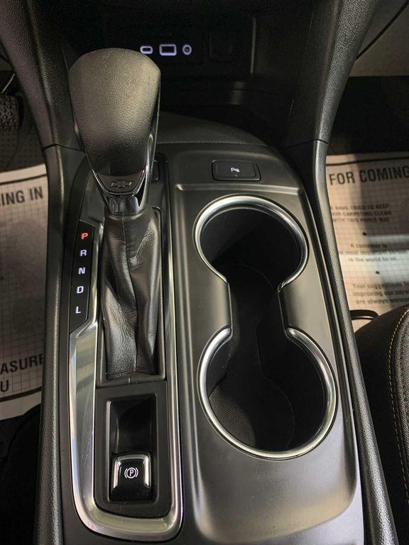 used 2024 Chevrolet Equinox car, priced at $25,989