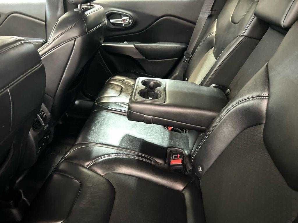 used 2019 Jeep Cherokee car, priced at $17,186