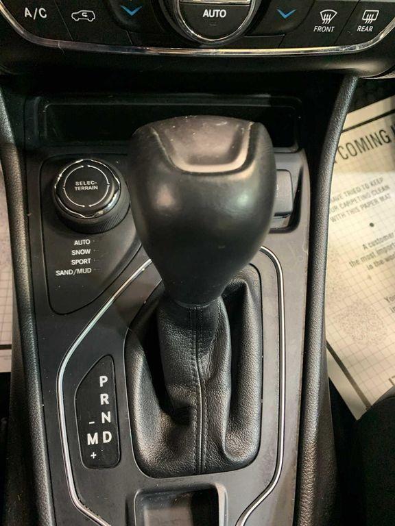 used 2022 Jeep Cherokee car, priced at $22,985