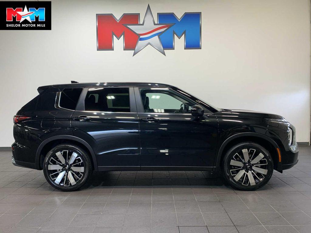 new 2025 Mitsubishi Outlander car, priced at $38,495