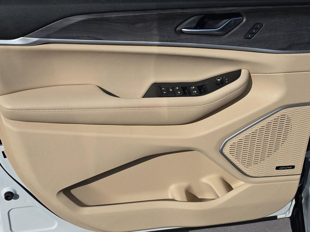 used 2022 Jeep Grand Cherokee car, priced at $25,990