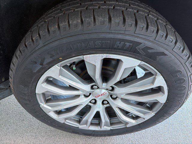 used 2021 GMC Yukon car, priced at $44,990