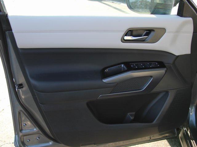 new 2025 Nissan Pathfinder car, priced at $38,938