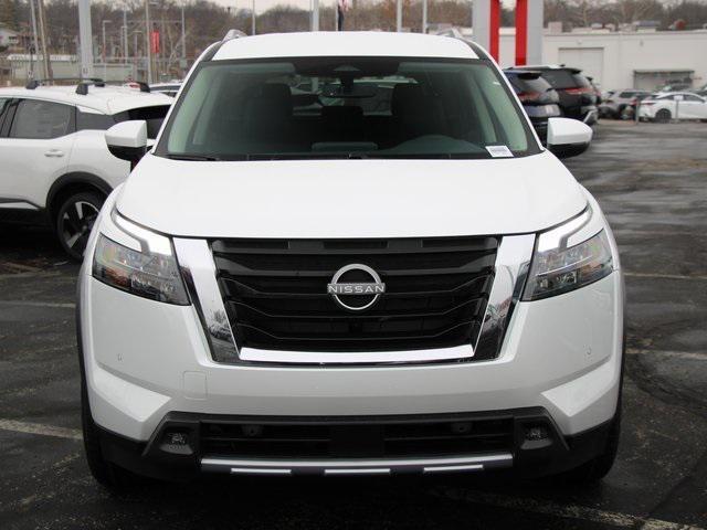 new 2025 Nissan Pathfinder car, priced at $39,217