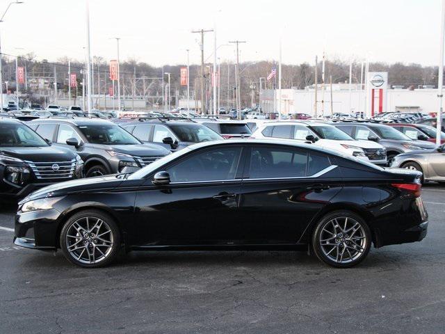 used 2023 Nissan Altima car, priced at $25,900