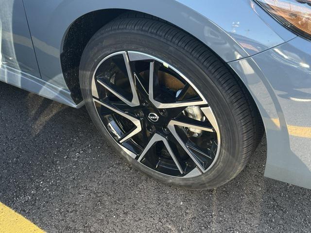 new 2025 Nissan Sentra car, priced at $30,125