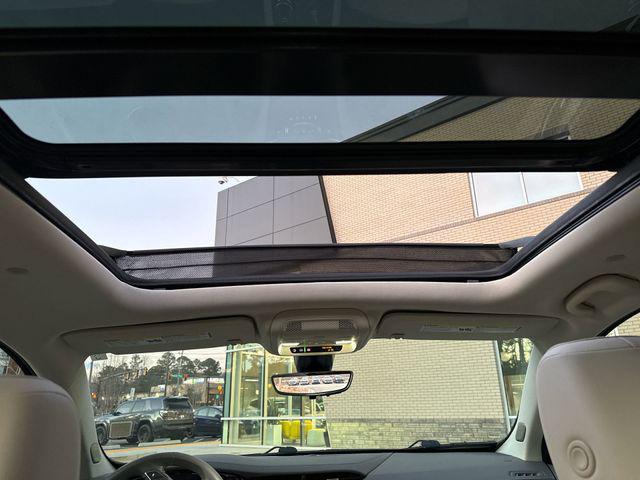 used 2022 Cadillac XT5 car, priced at $24,411