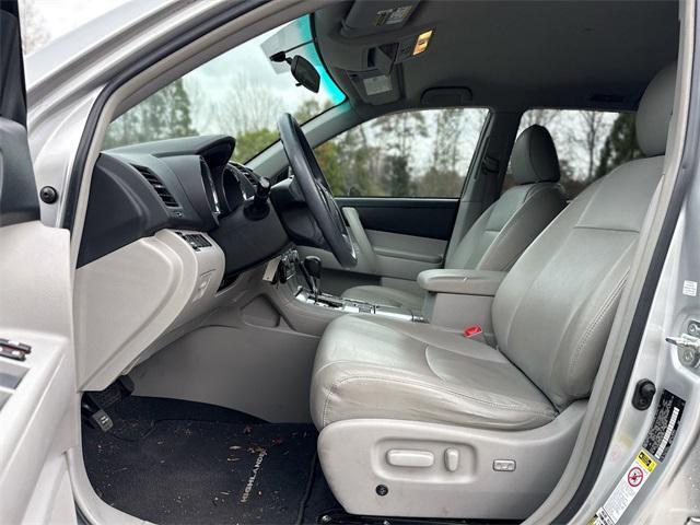 used 2012 Toyota Highlander car, priced at $12,368