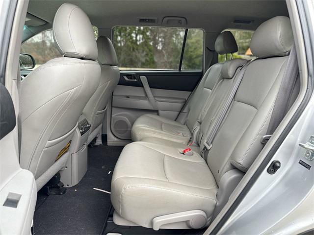 used 2012 Toyota Highlander car, priced at $12,368