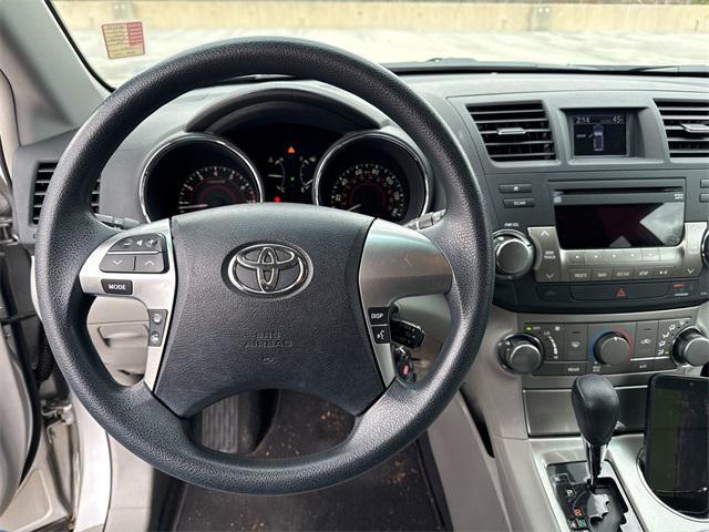 used 2012 Toyota Highlander car, priced at $12,368