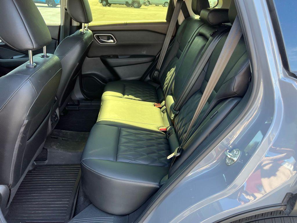 2023 Boulder Gray Pearl Nissan Rogue