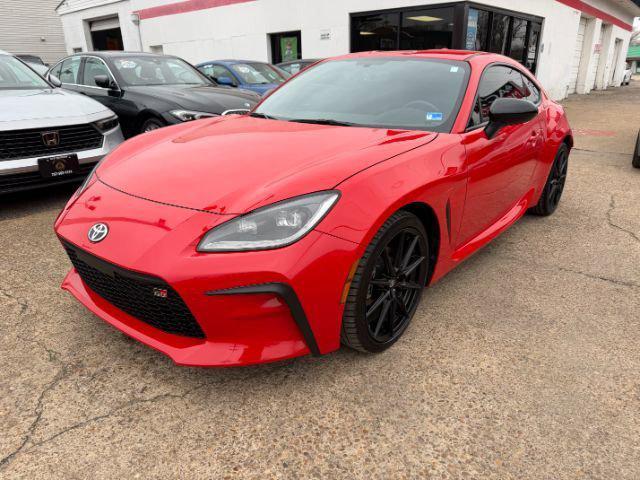 used 2024 Toyota GR86 car, priced at $30,999