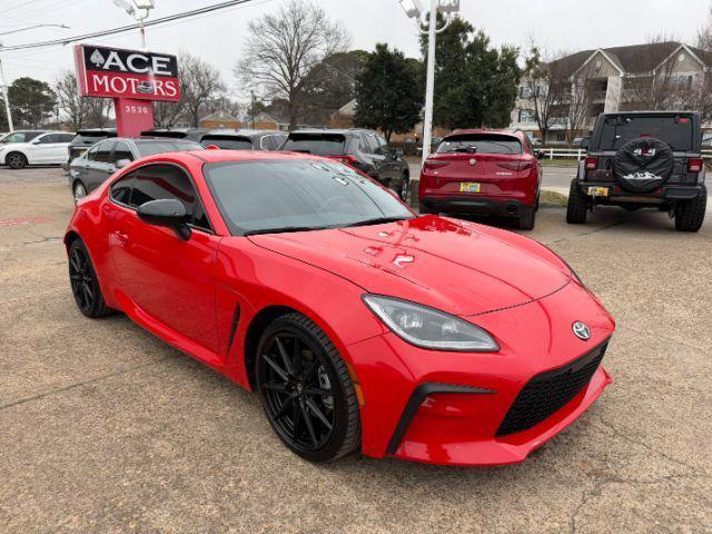 used 2024 Toyota GR86 car, priced at $30,999