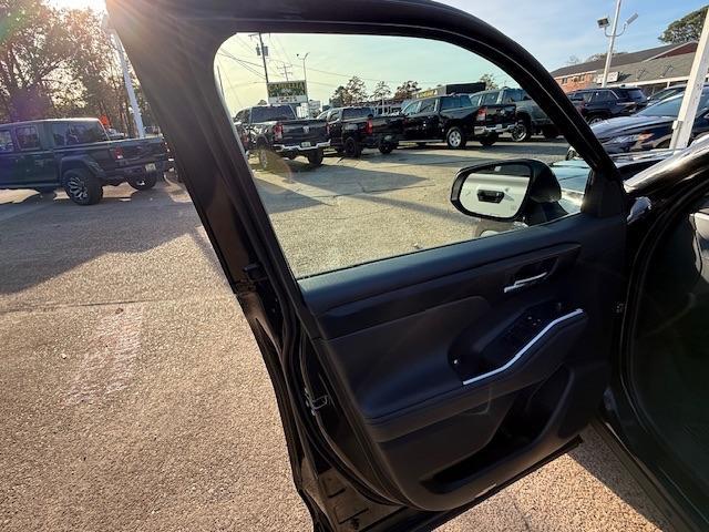 used 2022 Toyota Highlander car, priced at $31,999