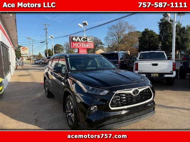 used 2022 Toyota Highlander car, priced at $31,999