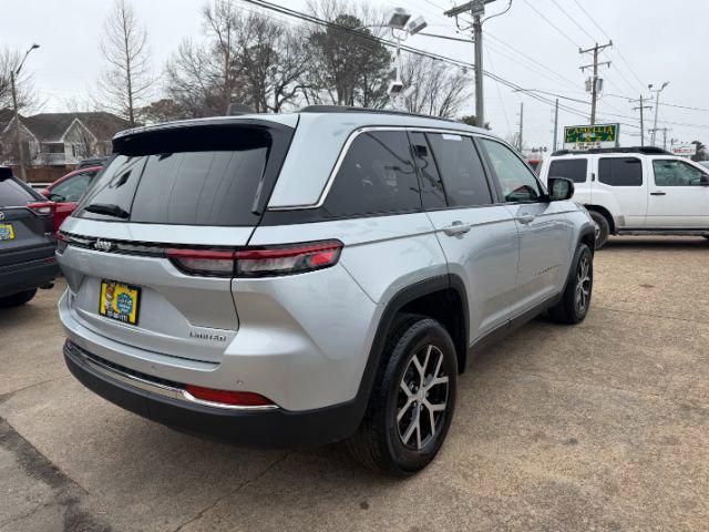 used 2024 Jeep Grand Cherokee car, priced at $28,999