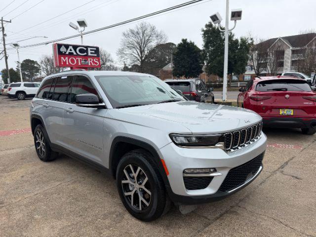 used 2024 Jeep Grand Cherokee car, priced at $28,999