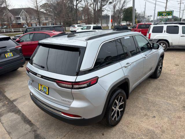 used 2024 Jeep Grand Cherokee car, priced at $28,999
