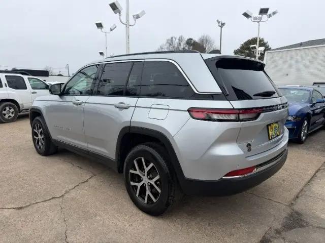 used 2024 Jeep Grand Cherokee car, priced at $26,999