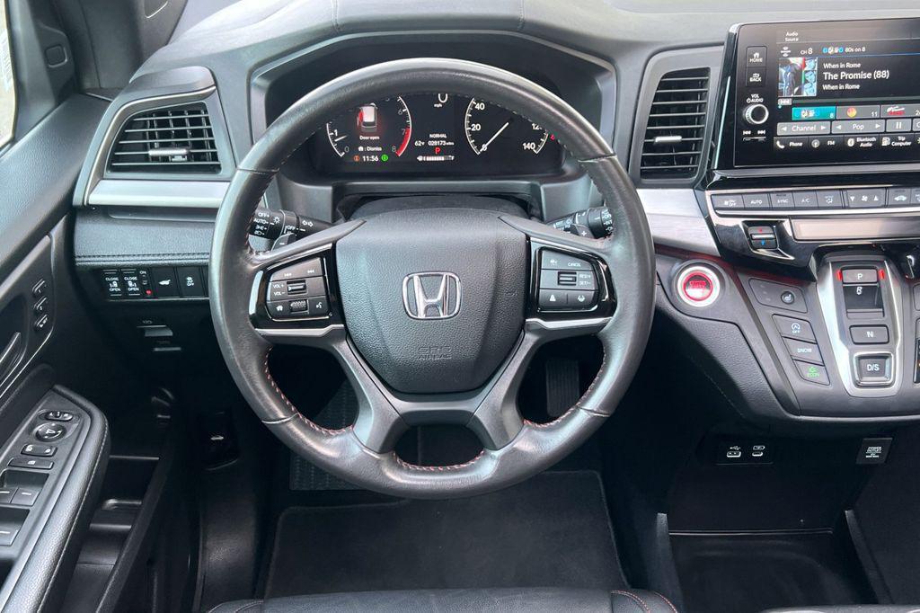 used 2025 Honda Odyssey car, priced at $35,998