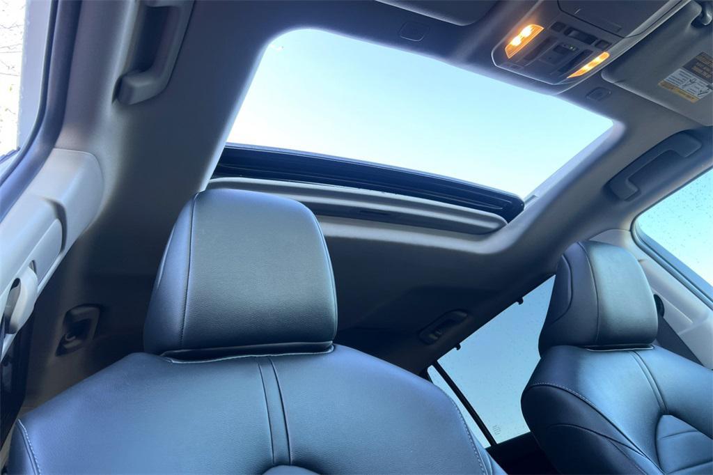 used 2025 Toyota Highlander Hybrid car, priced at $45,898