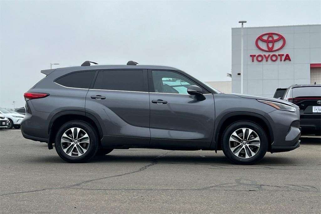 used 2023 Toyota Highlander car, priced at $31,694
