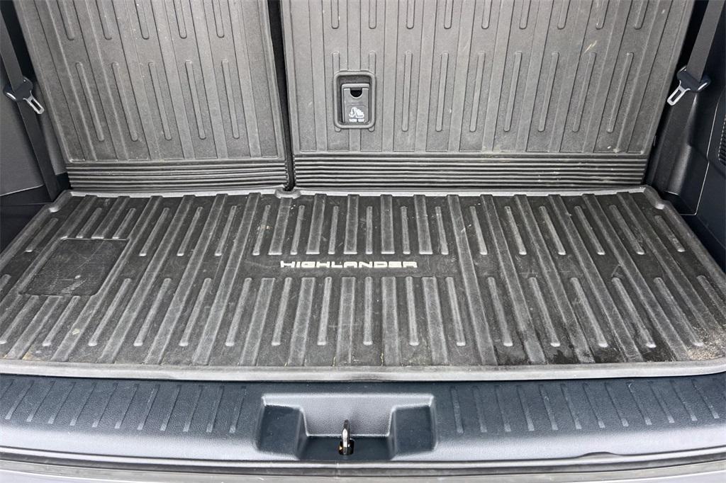 used 2023 Toyota Highlander car, priced at $31,694