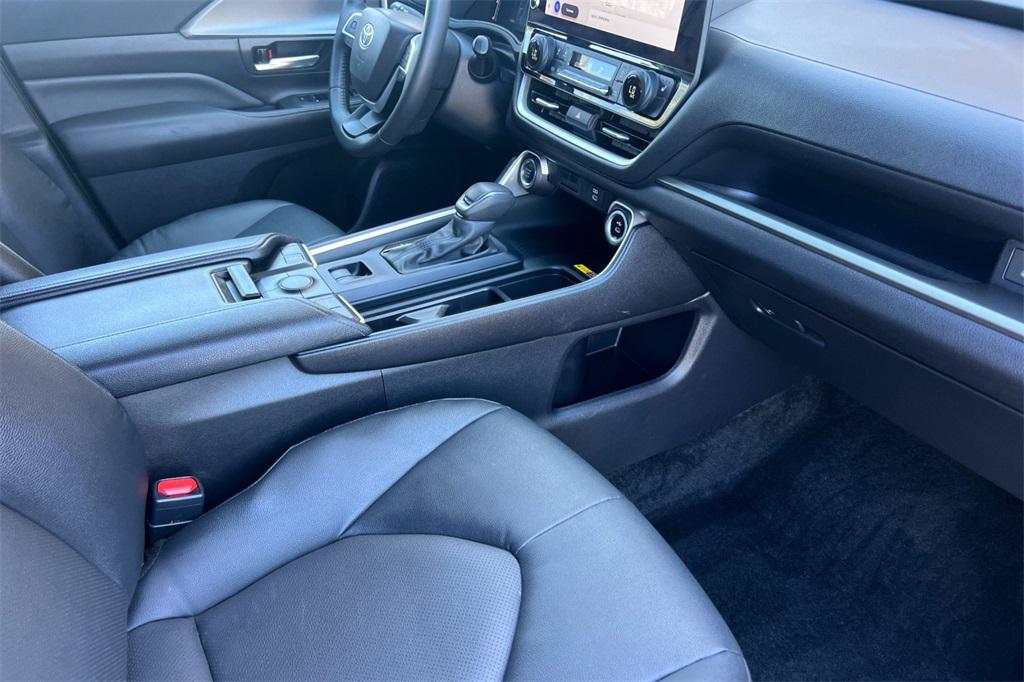 used 2025 Toyota Grand Highlander car, priced at $44,250