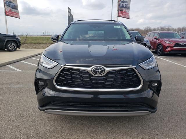 new 2026 Toyota Highlander Hybrid car, priced at $58,222