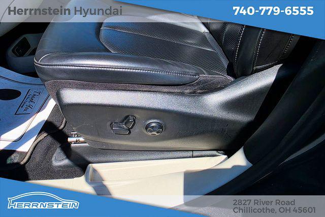 used 2023 Chrysler Pacifica car, priced at $22,417